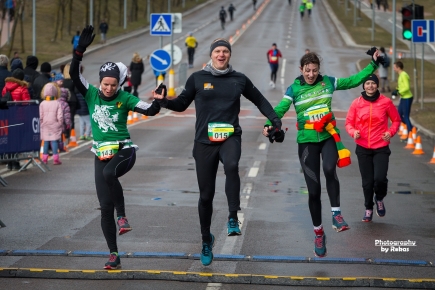 Jubiliejiniame bėgime – ekstremalios oro sąlygos ir maratonininkų triumfas
