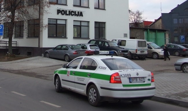 Jonavos rajono policijos pareigūnai nustatė kovo mėnesį iš eismo įvykių pasišalinusius vairuotojus