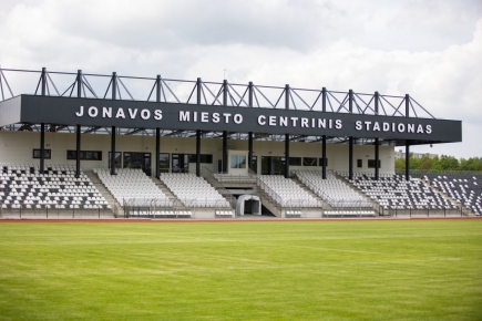 Bus atidaromas rekonstruotas Jonavos miesto stadionas