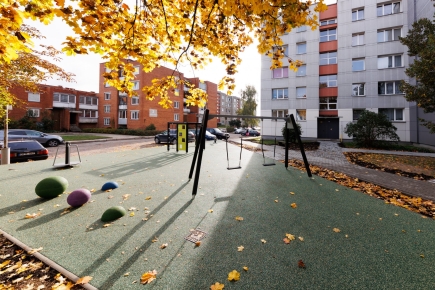 Varnutės g. kieme įrengta vaikų žaidimų aikštelė