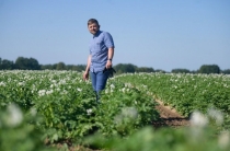 Daržoves Šakių rajone auginantis ūkininkas, kooperatyvo „Suvalkijos daržovės“ vadovas Martynas Laukaitis pastebi: parama jo ūkiui bus labai pravarti.
