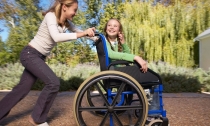 Neįgaliesiems didės išmokos, atsisakoma diskriminuojančių sąvokų