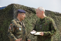 Vokietijos bataliono vadas plk. ltn. Marc Ulrich Cropp ir Vakario tėtis mjr. V. Šepkus.