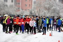 Bėgimo mėgėjai išmėgino žiemišką trasą