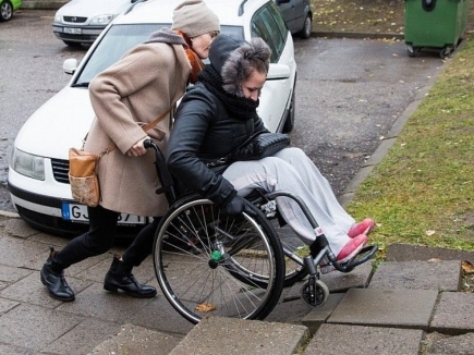 Jonavoje pradedama teikti nemokama asmeninio asistento paslauga neįgaliesiems