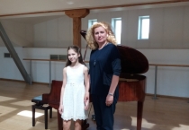 Jaunųjų pianisčių talentas įvertintas laureačių diplomais